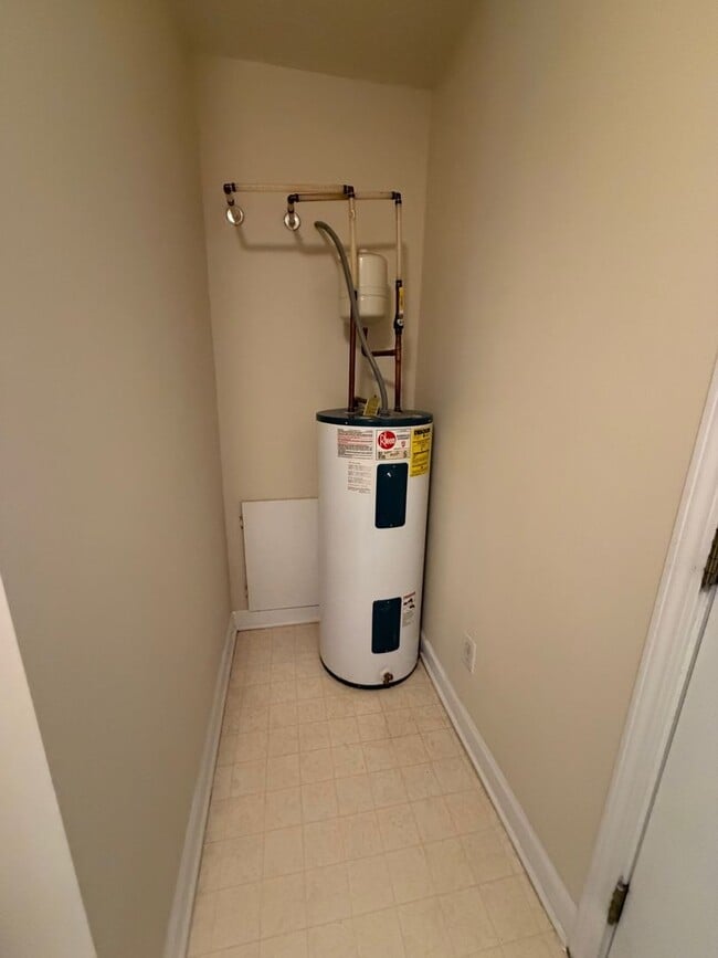 Building Photo - Elon / Townhome