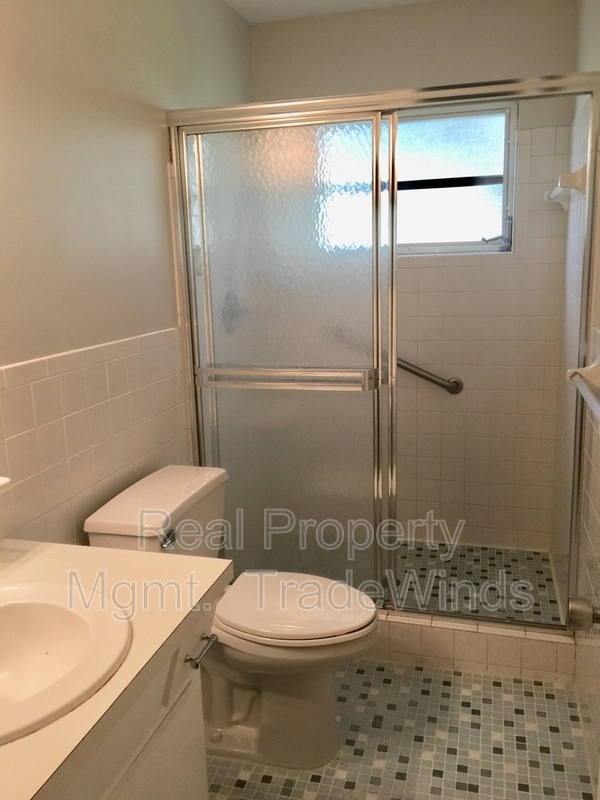 Building Photo - 2256 Spanish Dr