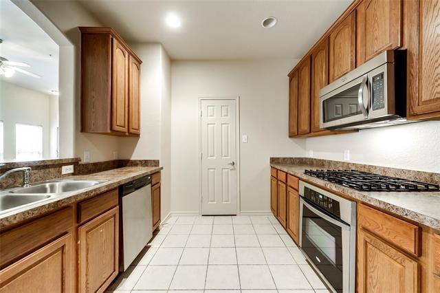 Building Photo - 9248 Park Garden Dr