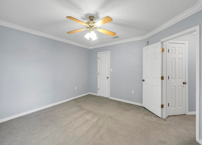 Building Photo - 5897 Saratoga Dr