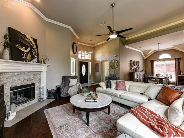 Building Photo - 3621 Granbury Dr