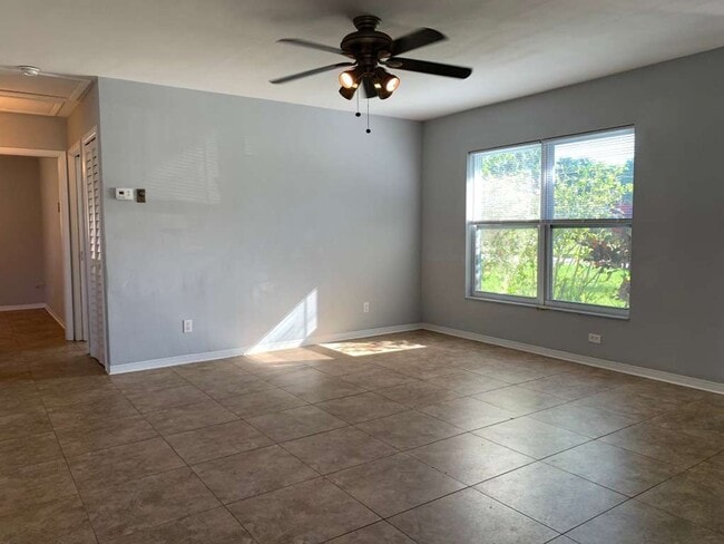 Building Photo - 3 Bedroom 2 Bath Home in Central Gulfport