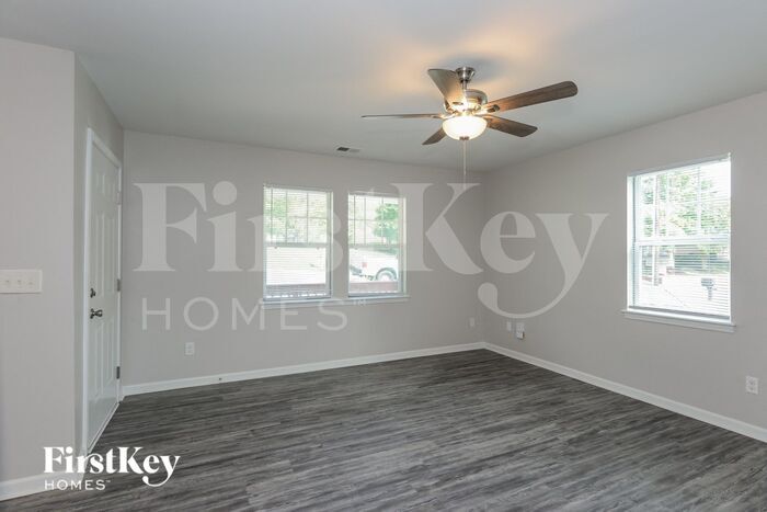 Building Photo - 3018 Amay James Ave