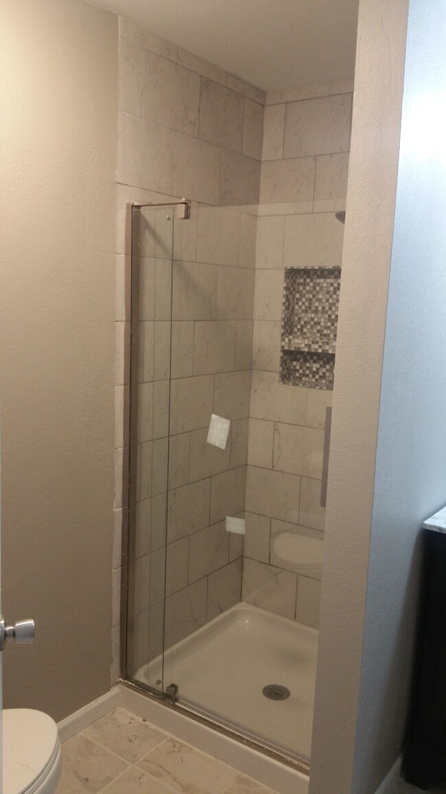 Building Photo - 135 E Ritter St