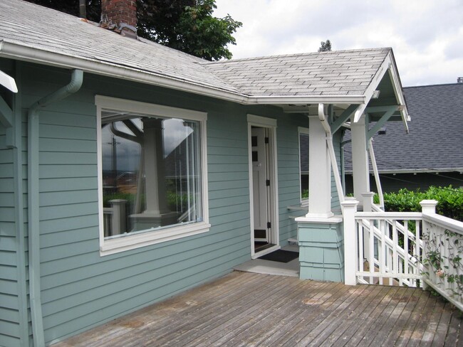 Building Photo - 3bd/2ba House in Leschi