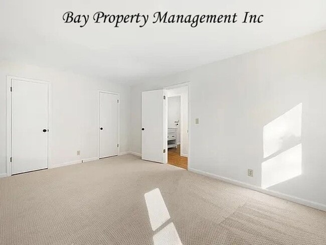 Building Photo - Breathtaking Views from this horse propert...