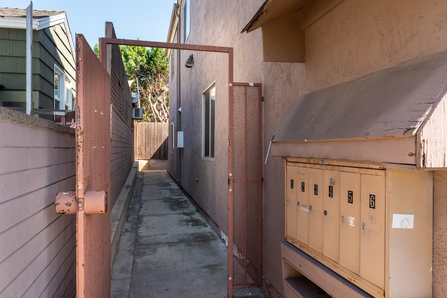 Building Photo - 4485 Alabama St