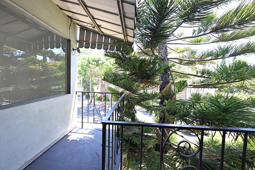 Building Photo - 11063 Ohio Ave