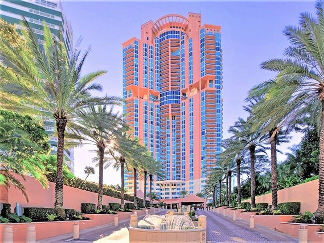 Building Photo - 300 South Pointe Dr