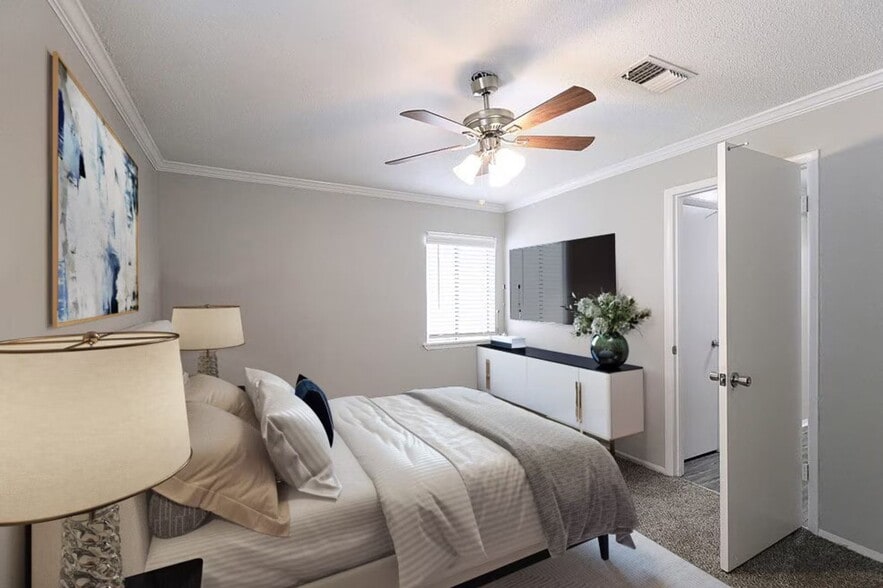 Interior Photo - Woodmere Reserve