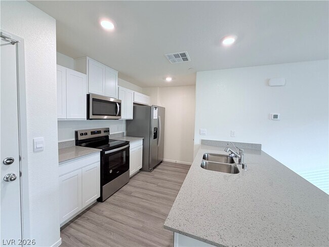 Building Photo - 9332 Serene Hbr St