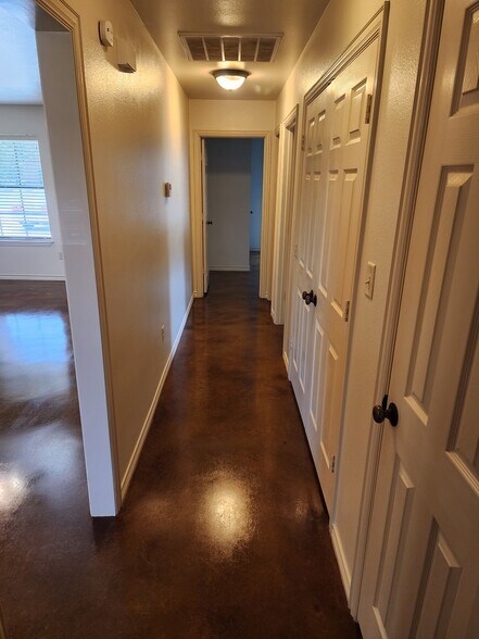 Building Photo - 13372 Country Meadow Ln