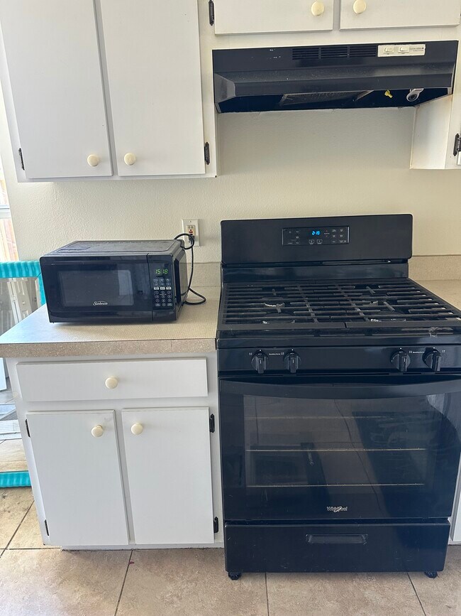 Building Photo - 6142 Lanshire Dr