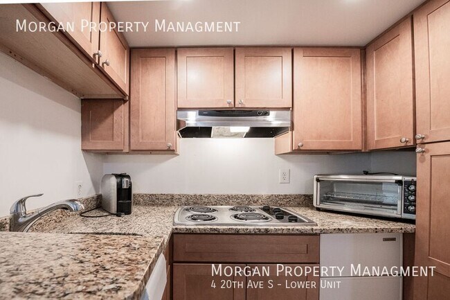 Building Photo - 4 20th Ave S