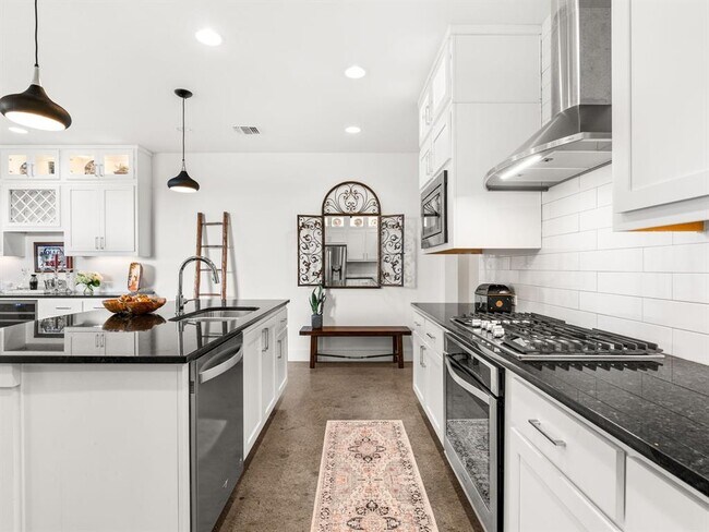 Building Photo - 3711 Garden Villa Ln