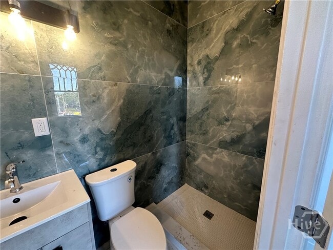 Building Photo - 312 W 37th St