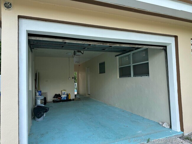 Building Photo - 650 E Campus Cir
