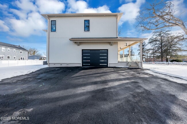 Building Photo - 497 Norwood Ave