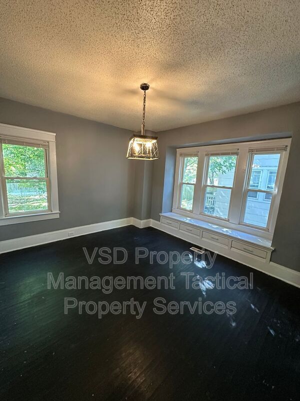 Building Photo - 3901 W 36th St