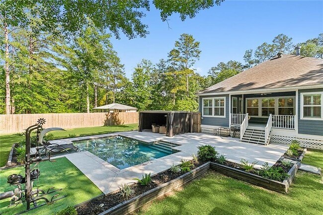 Building Photo - 12099 Jones Rd