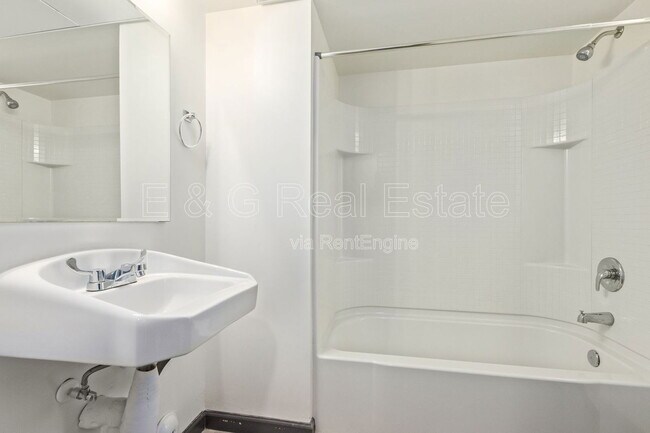 Building Photo - 129 N 11th Ave