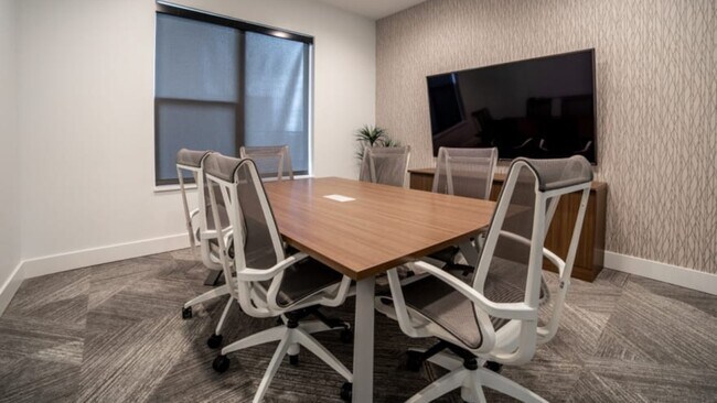 Building Photo - 10250 Gateway Pl