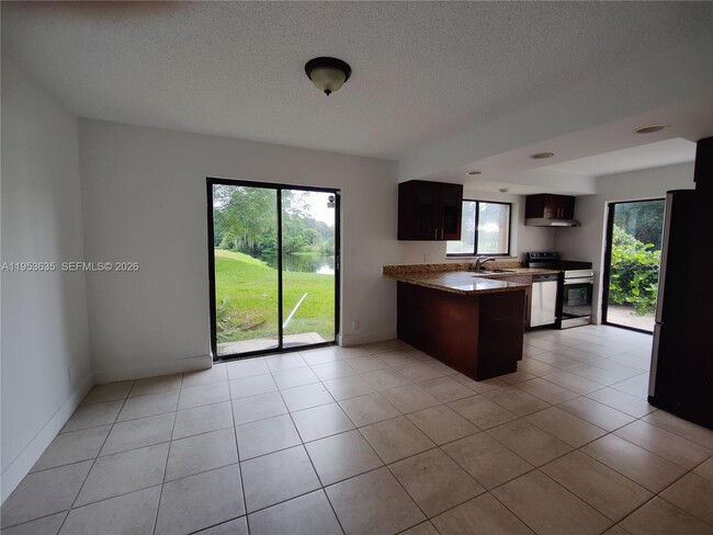 Building Photo - 181 Wimbledon Lakes Dr