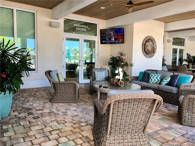 Building Photo - 163 NE Buoy Dr