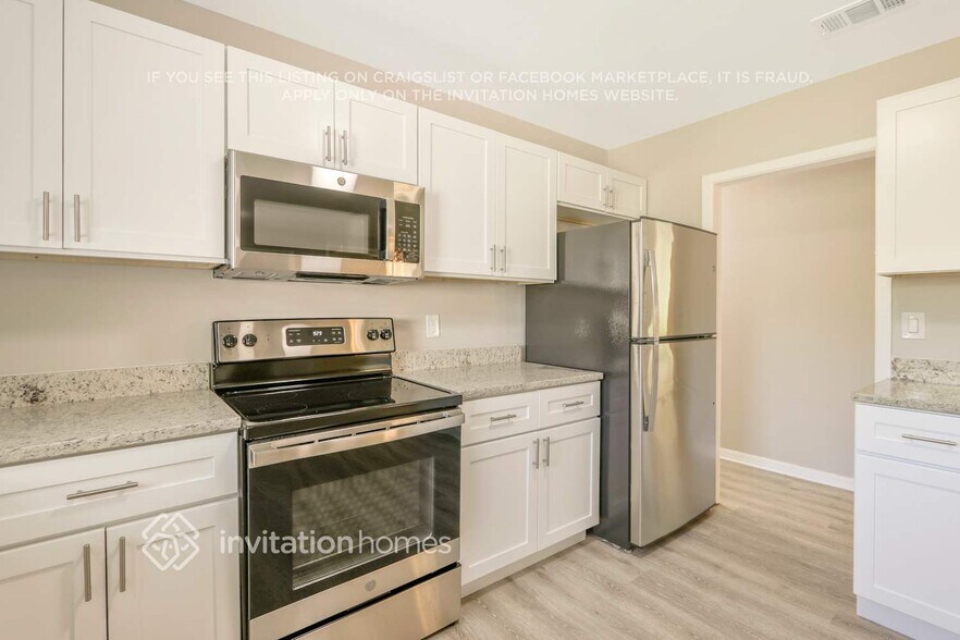 Building Photo - 6008 Fortune Pl