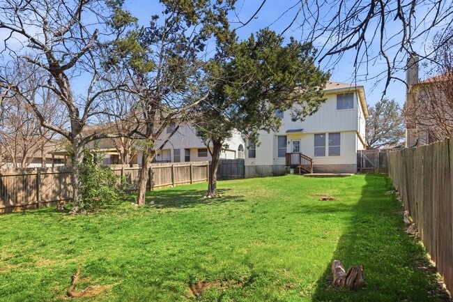 Building Photo - North Austin Three Bedroom Home