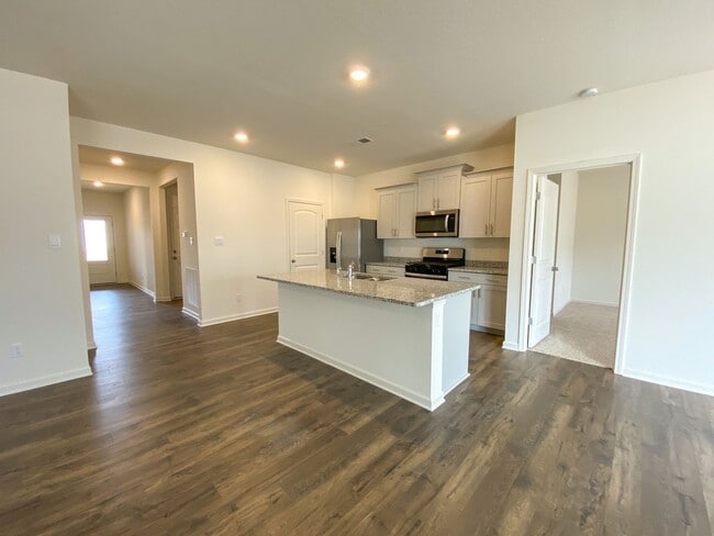 Building Photo - 3 bed, 2 bath in Oakland built in 2023 /// $500 move in special if move in by 12/31/25