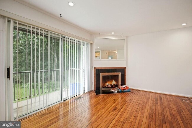 Building Photo - 10400 Parthenon Ct