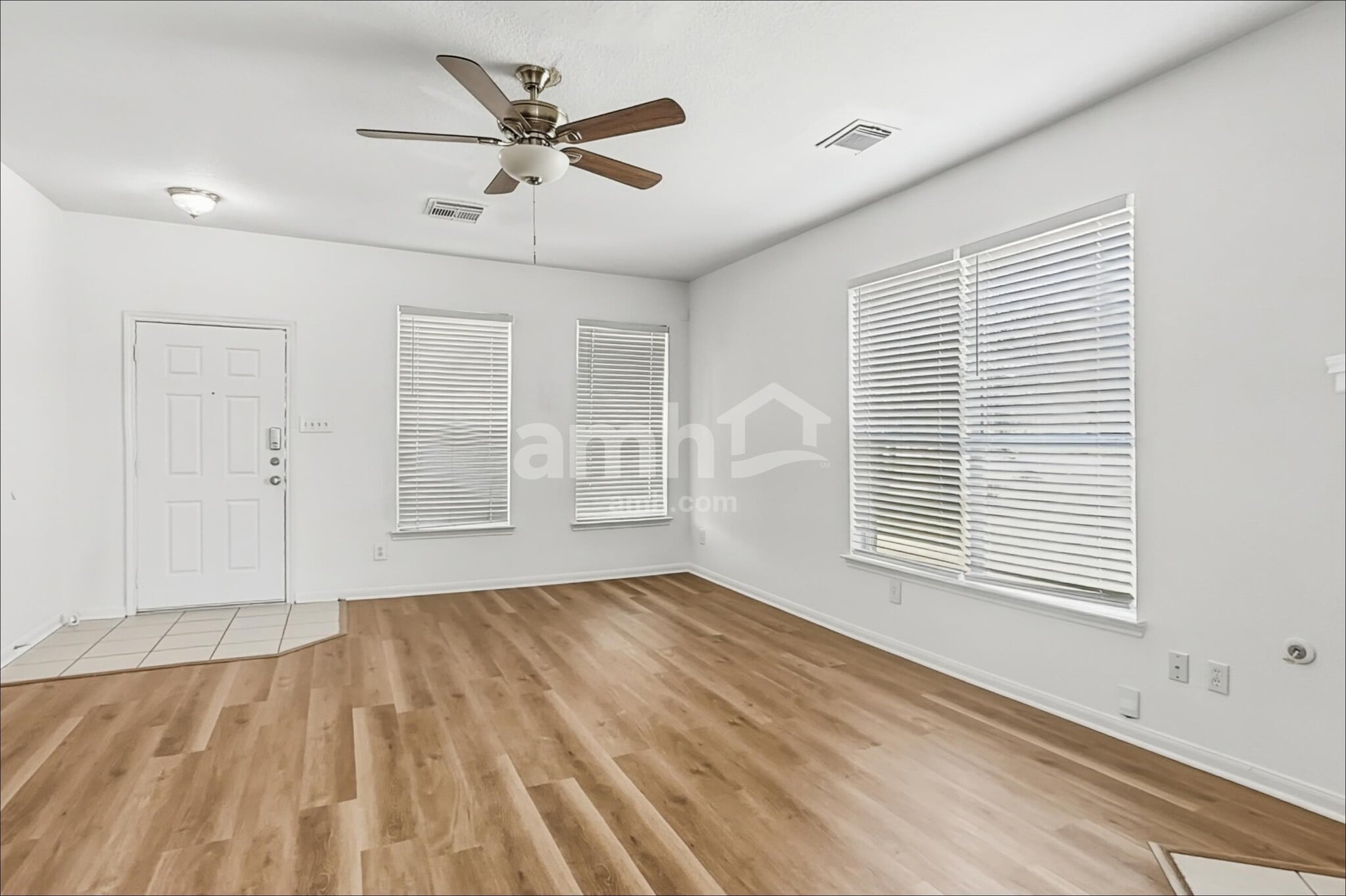 Building Photo - 1631 Laura Anne Dr