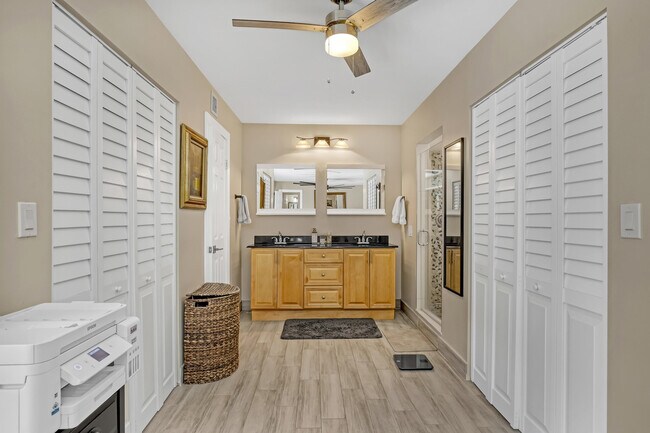 Building Photo - 923 Springdale Cir