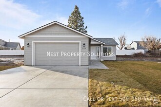 Building Photo - 928 W Pine Dr