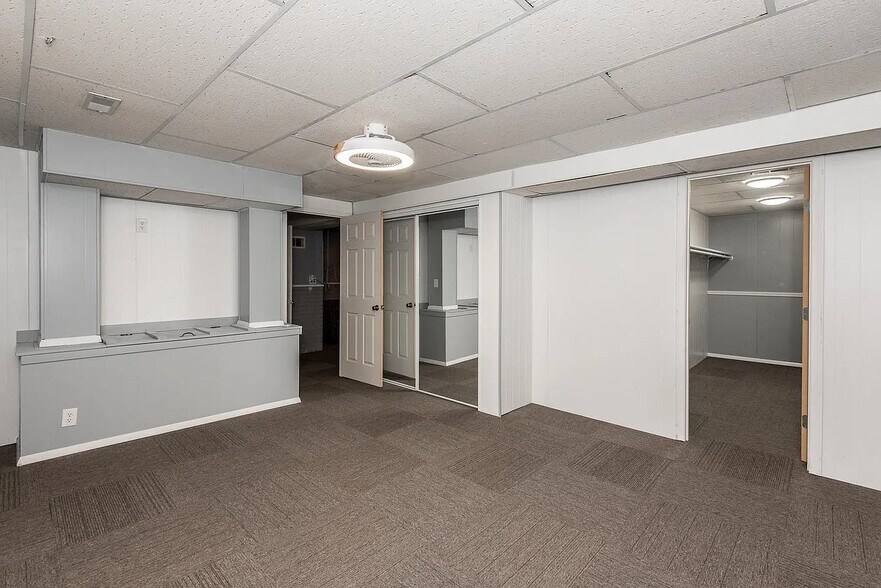 Building Photo - 317 S Pam Ave