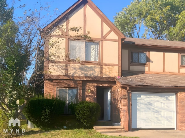 Building Photo - 6370 Birchview Dr S