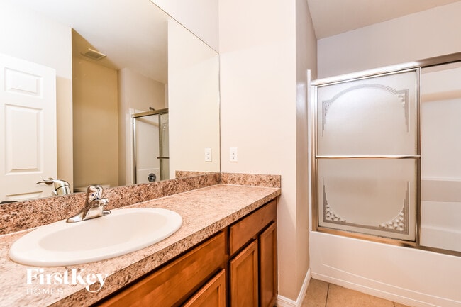 Building Photo - 1143 SW 47th St