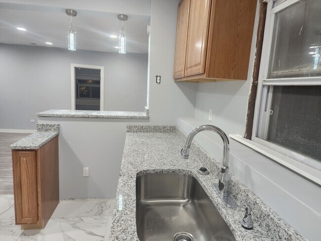 Building Photo - 10730 S Lafayette Ave