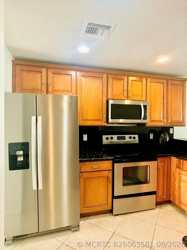 Building Photo - 22162 Majestic Woods Way