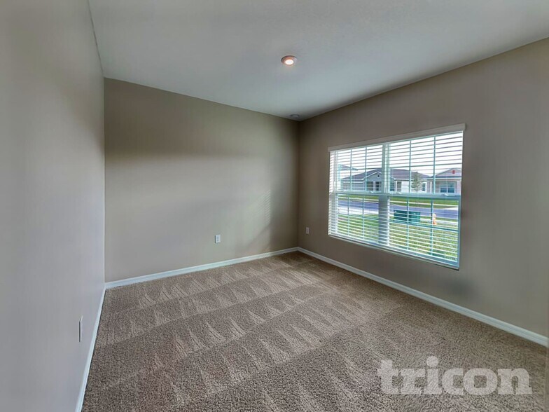 Building Photo - 212 Garnet Ave