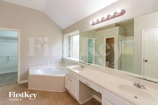 Building Photo - 8807 Rocky Knoll Ln