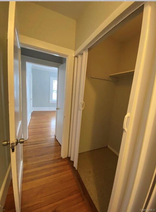 Building Photo - 464 NY-17M