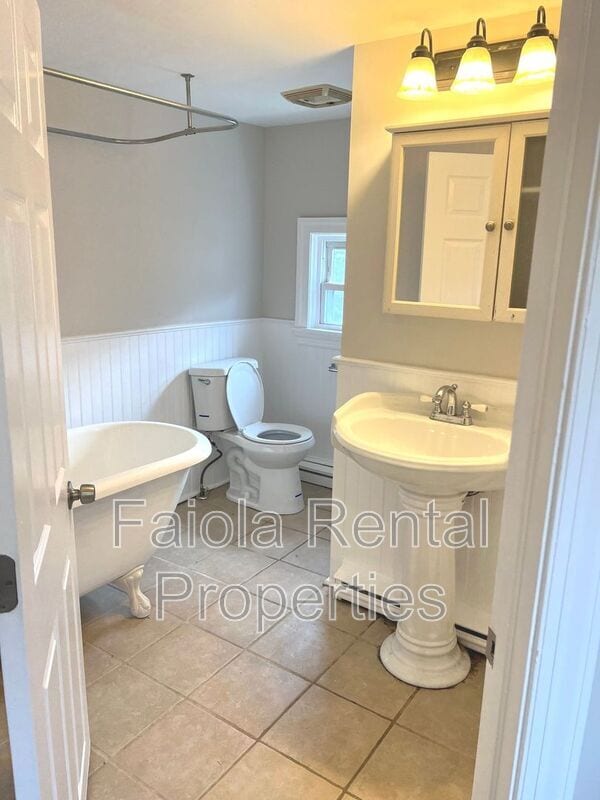 Building Photo - 319 Maurice St