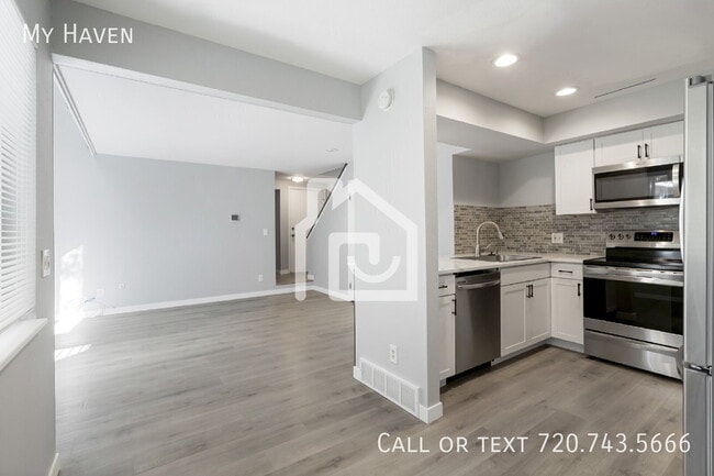 Building Photo - 2618 S Xanadu Way