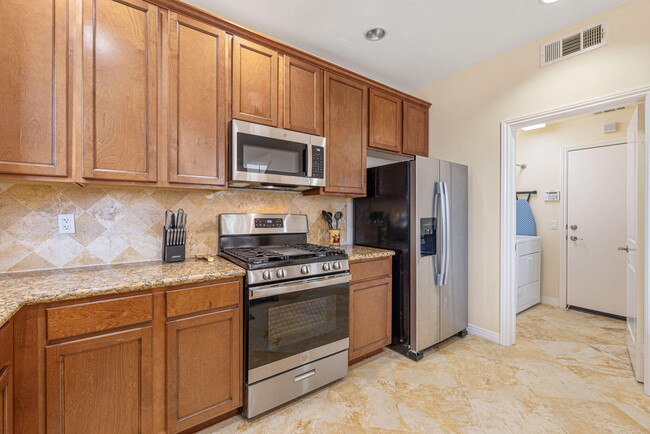 Building Photo - 52230 Desert Spoon Ct