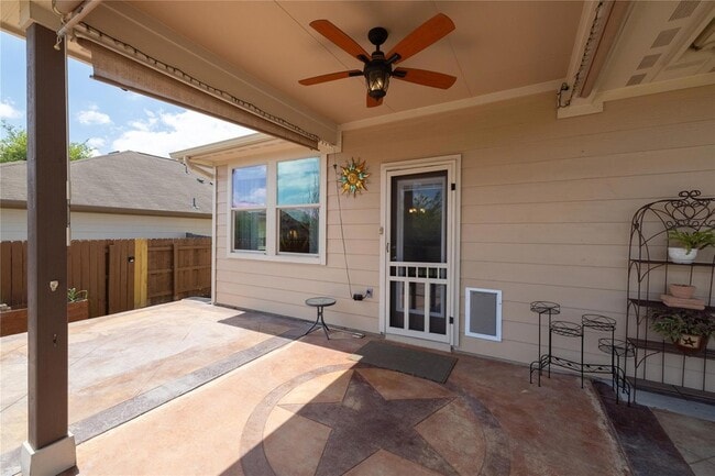 Building Photo - 304 Quarry Ln