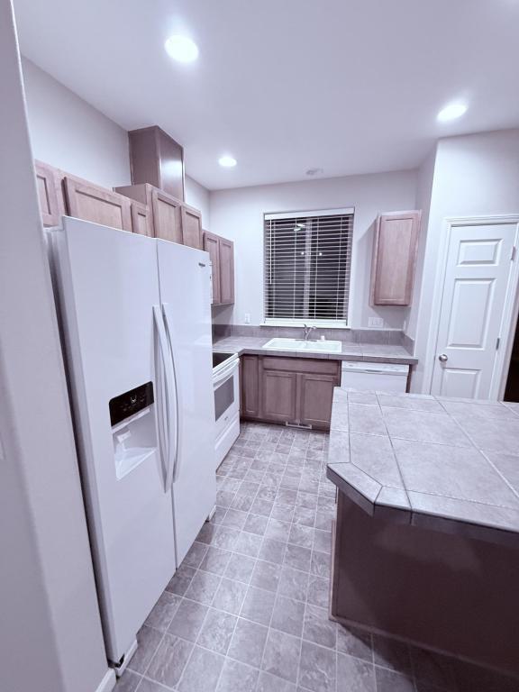 Building Photo - 13102 NE 26th St