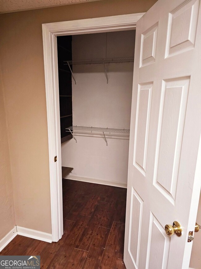 Building Photo - 3001 Susan Ct