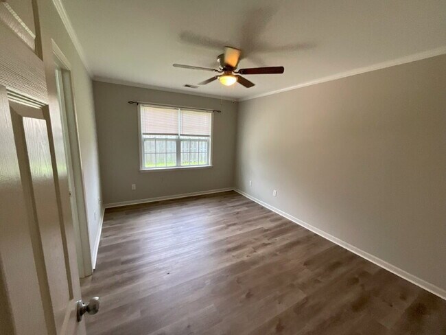 Building Photo - Wonderful 3 bedroom home in the highly ame...